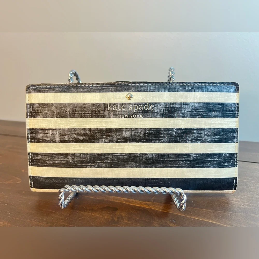 Kate Spade Fairmount Square Stacy continental snap wallet in a black and white